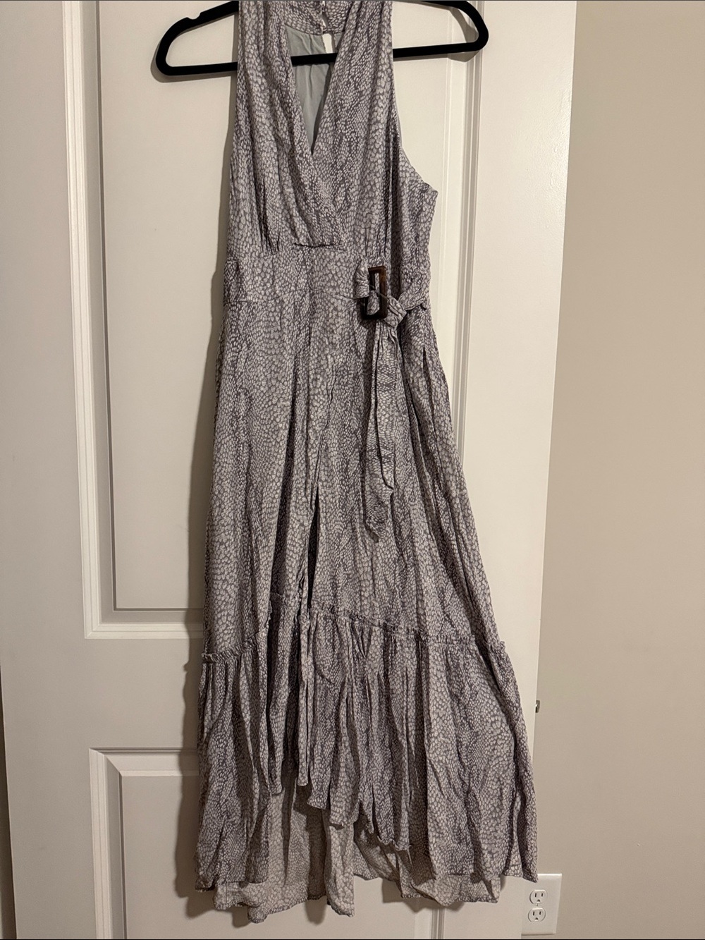 Anthropologie Sleeveless V-Neck Maxi Dress in Light Gray Print with Waist Tie